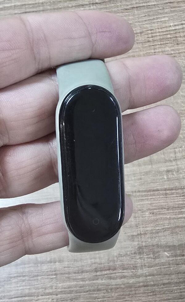 фитнес часы MI