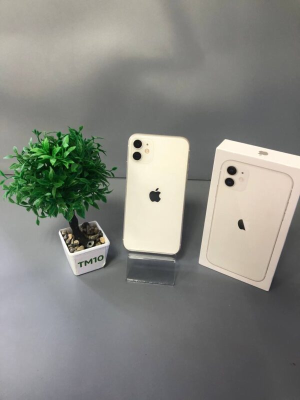 Мобильный телефон Iphone 11  64