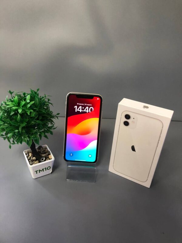 Мобильный телефон Iphone 11  64