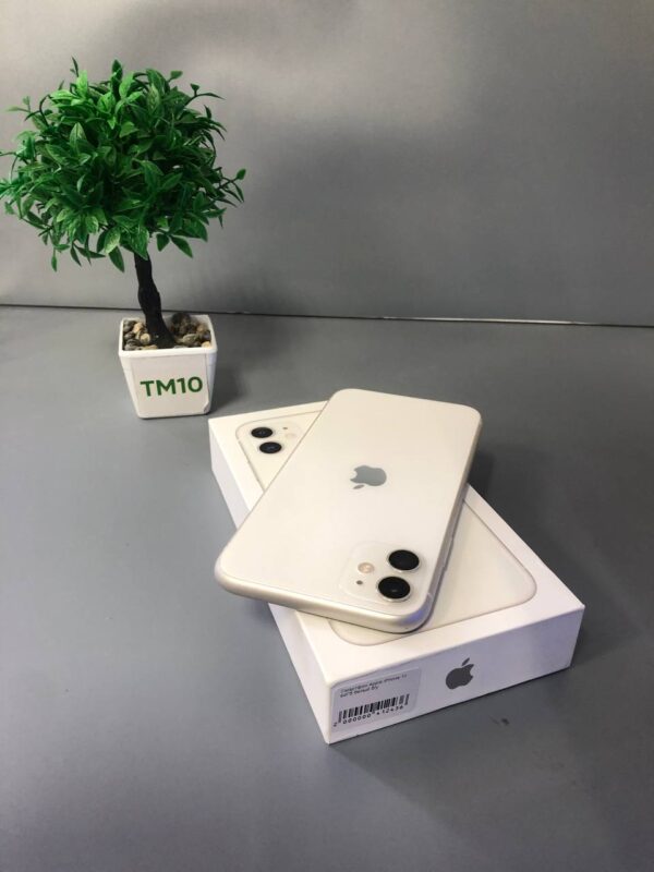 Мобильный телефон Iphone 11  64
